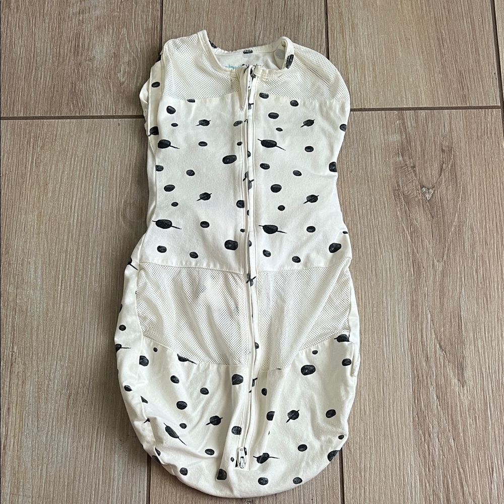 Cream Polka Dot Sleep Sack for Babies - Zip Front Sleeveless Swaddle